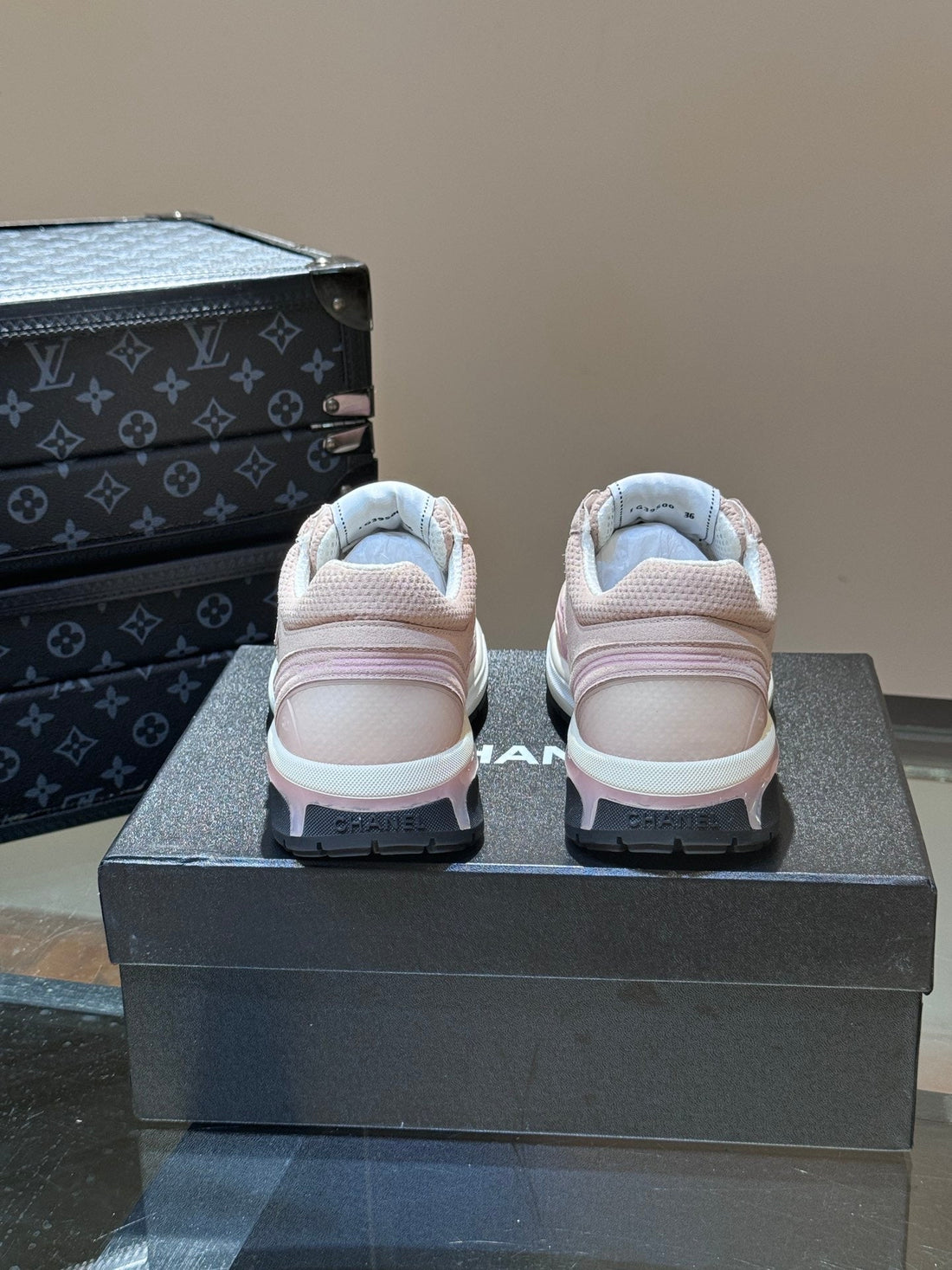 Sneakers Chanel ( EXCLU ) packaging complet facture