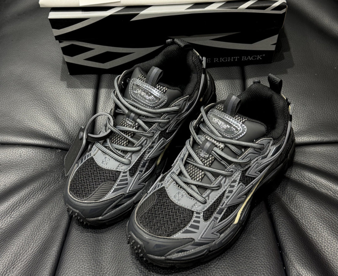 Off-White Be Right back black