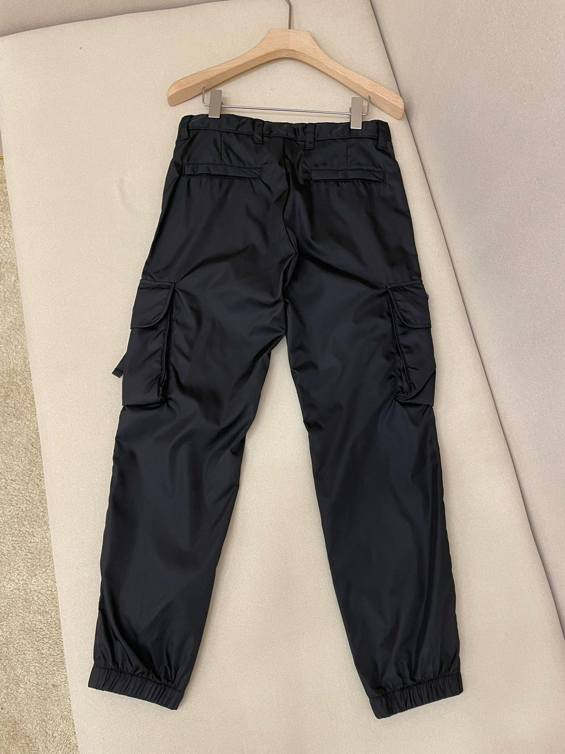 Pantalon re nylon Prada