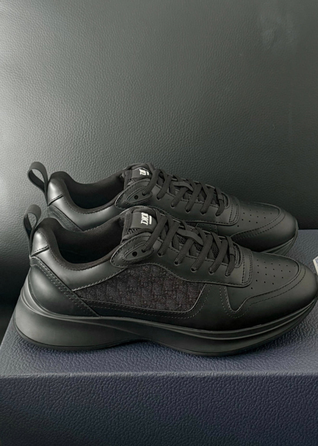 Sneakers B25  facture
