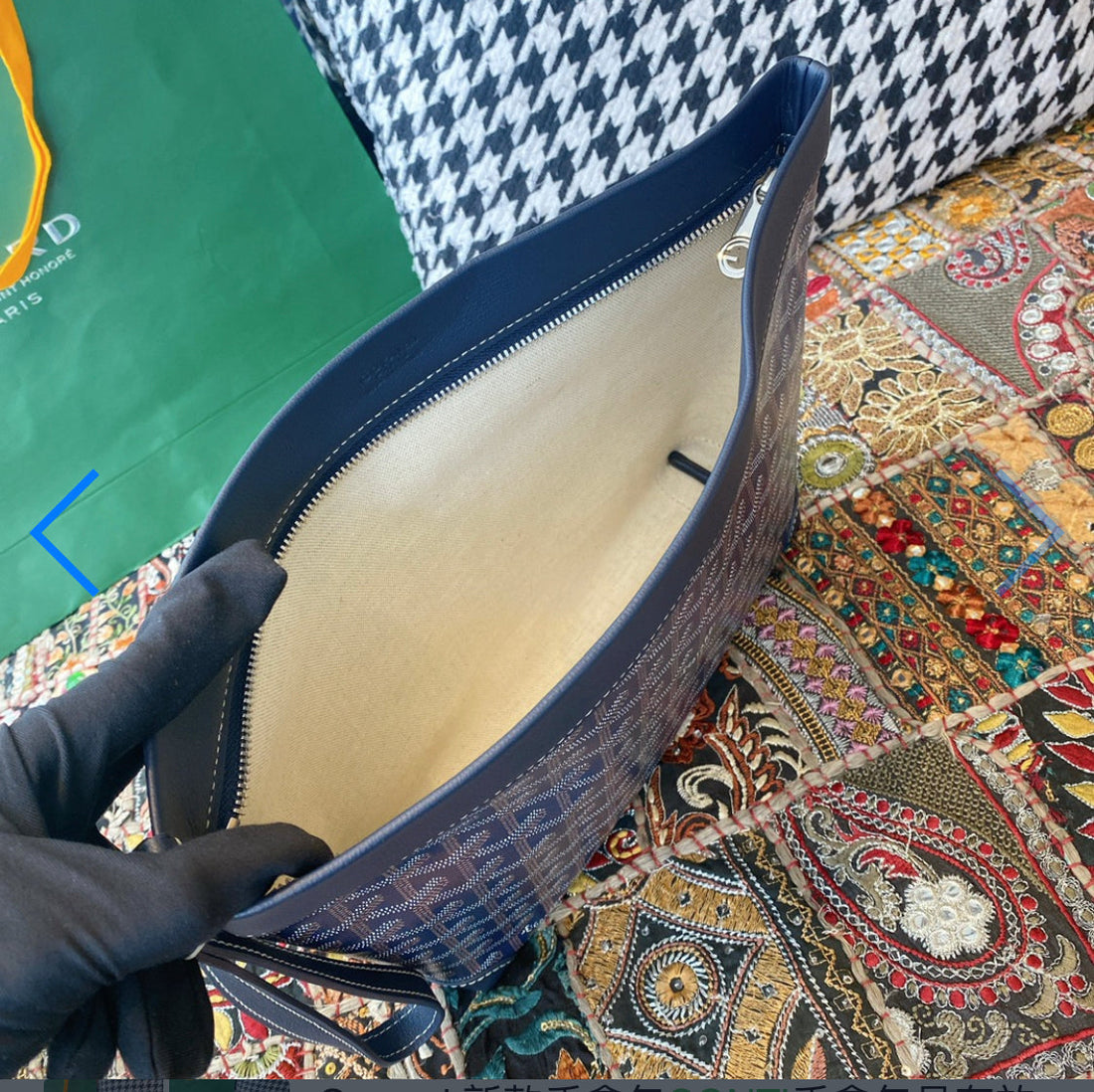 Pochette conti  blue navy facture