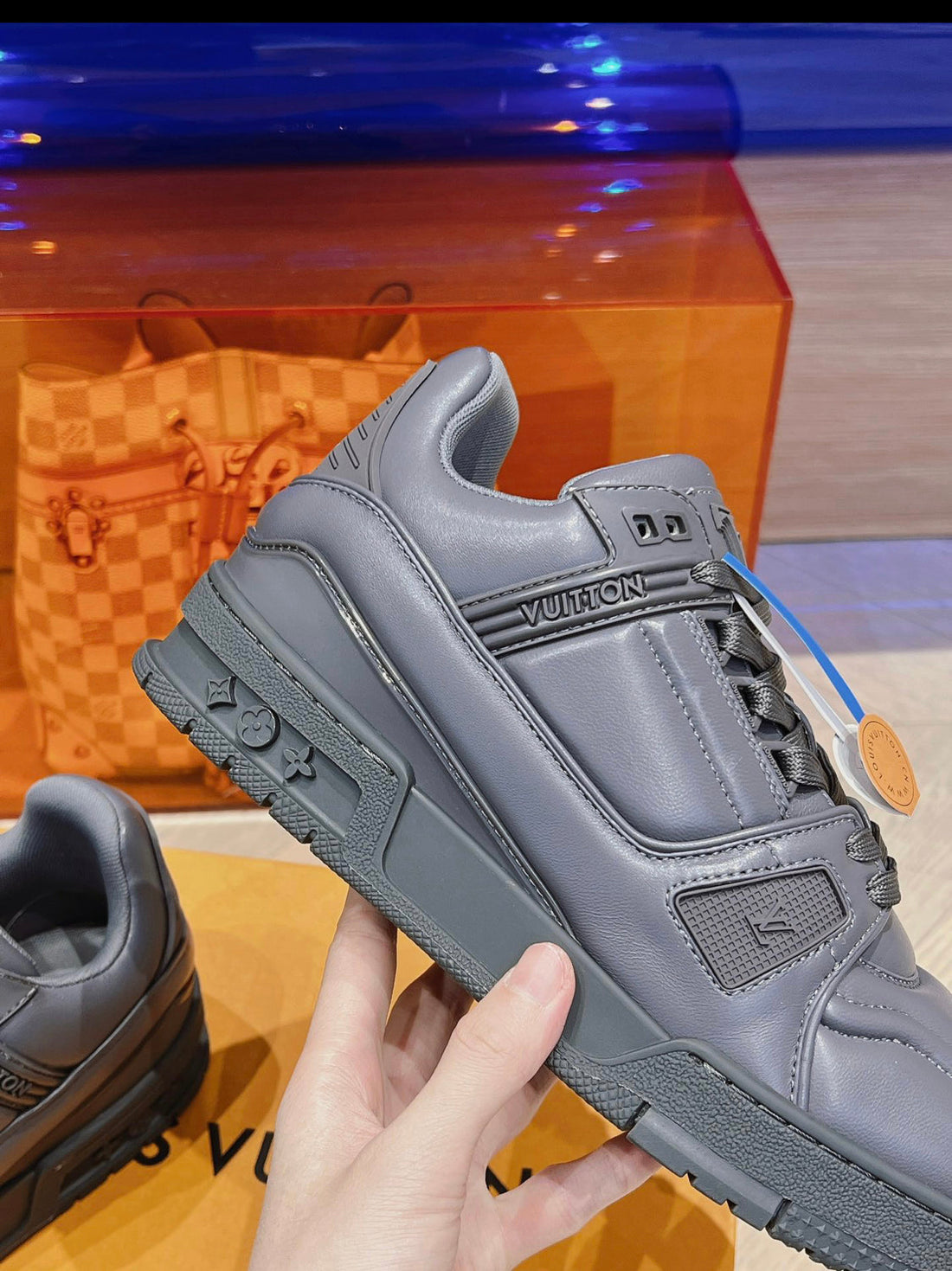 Lv trainers grise facture