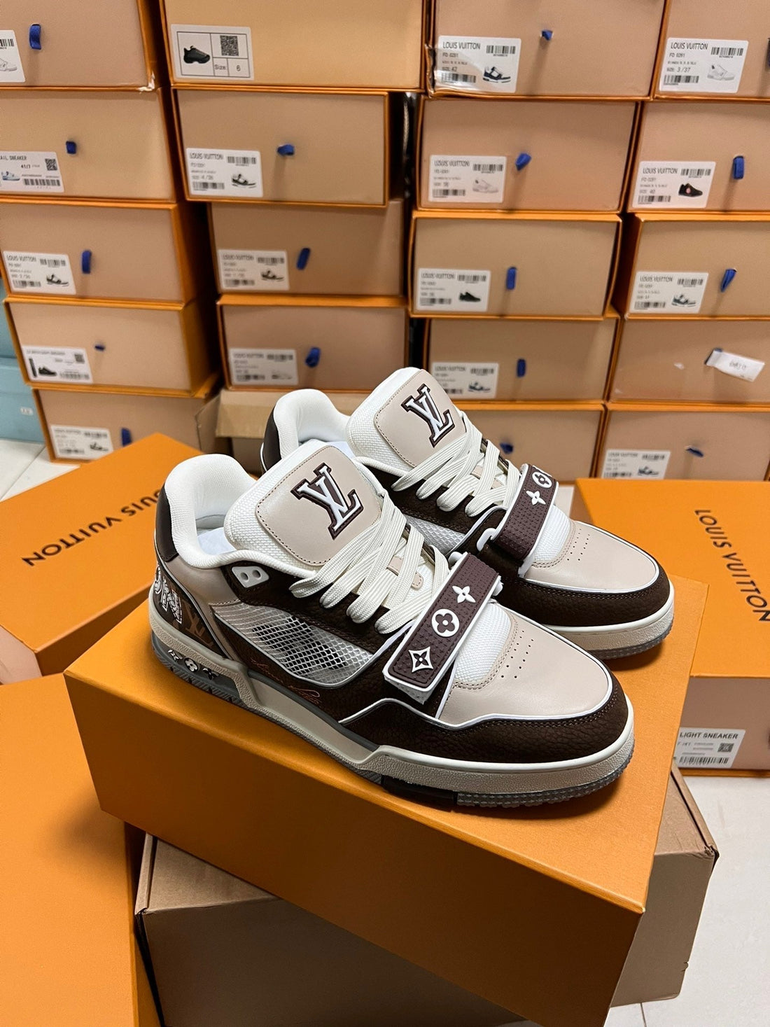 Lv trainers brown