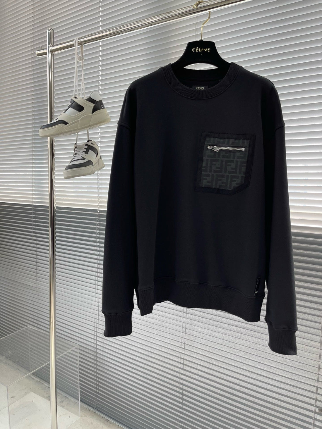 Pull FENDI noir poche zippée