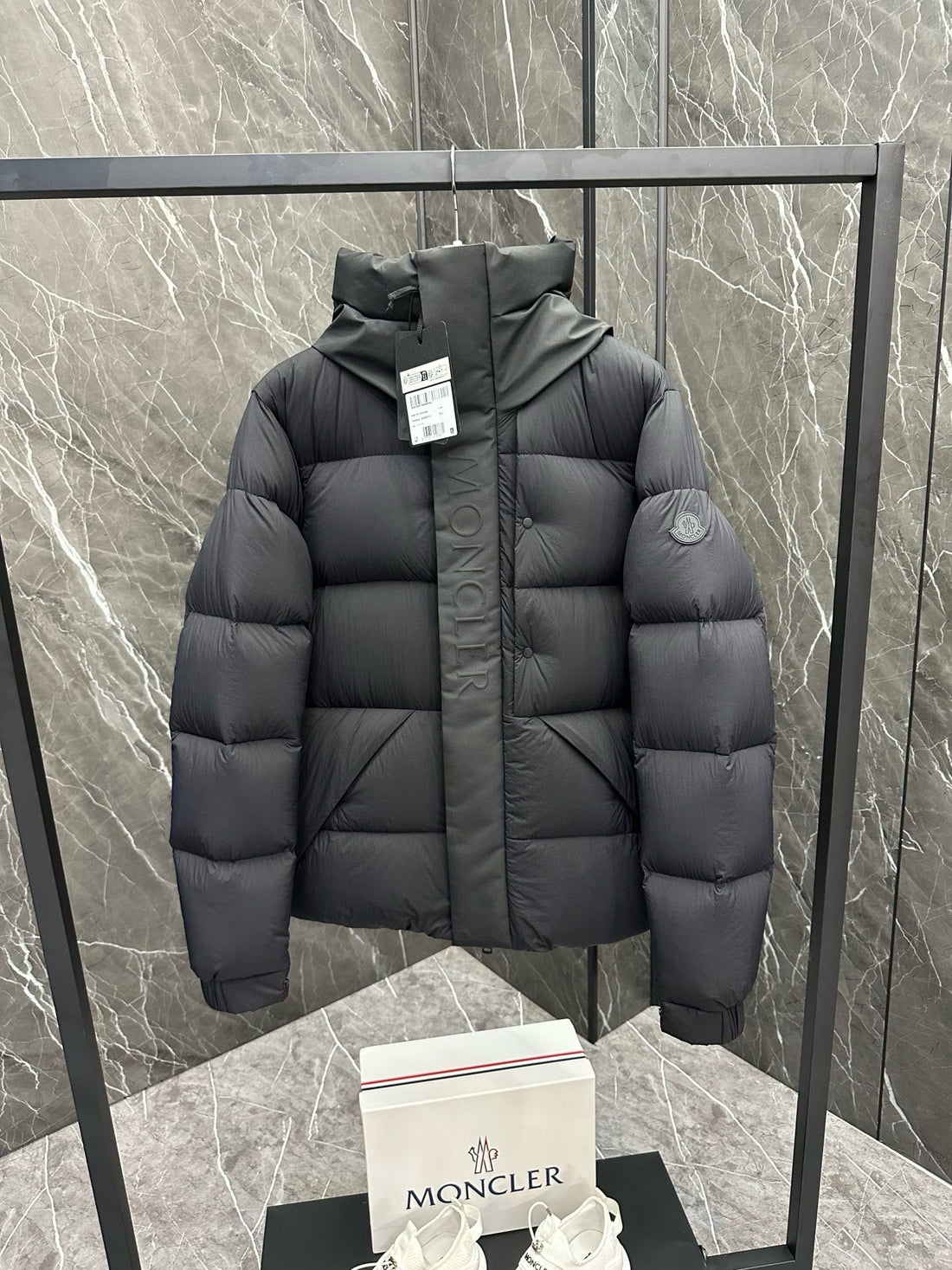 Doudoune Moncler Madeira black 2024