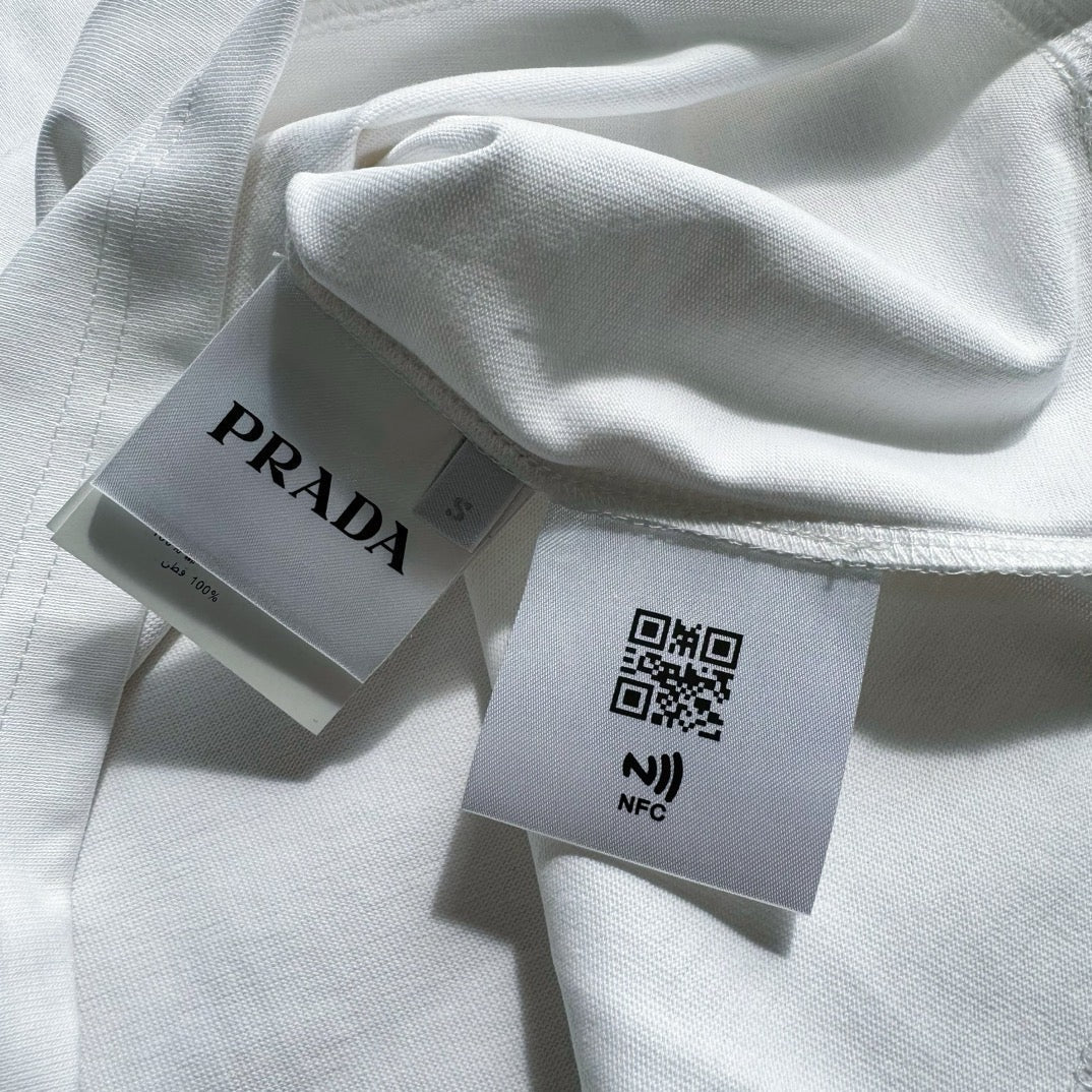 T-shirt Prada White OVERSIZED