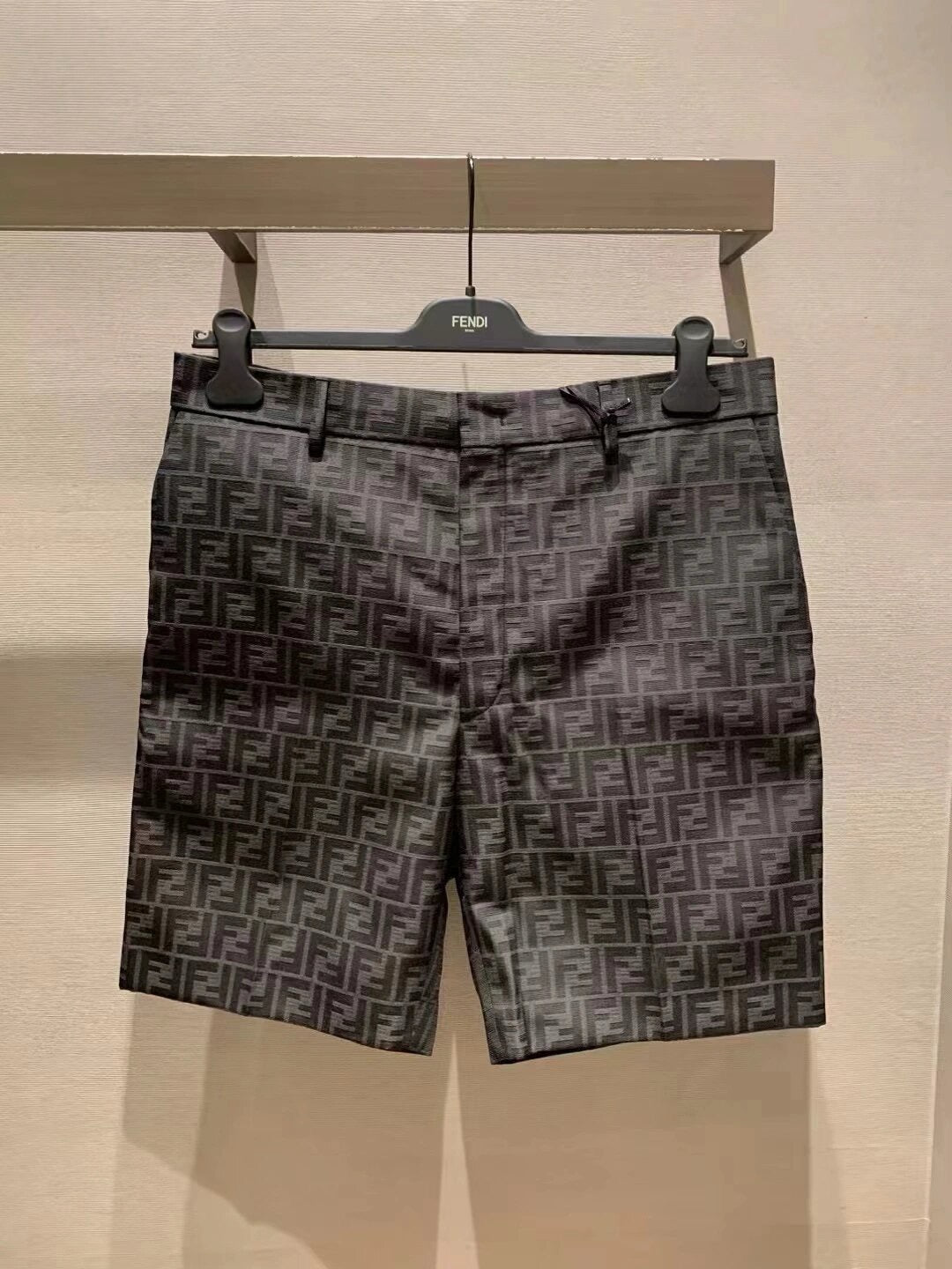 Bermuda noir FENDI