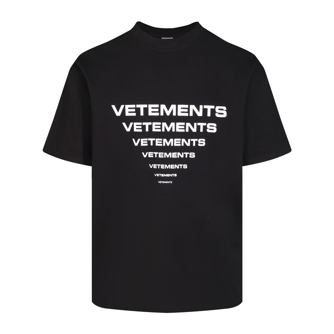 T-shirt noir avec logo imprimé Vetements