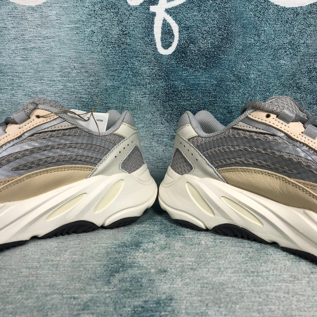 ADD Boost 700 V2 Cream Flight club Authentification ✔️ 1:1 factures