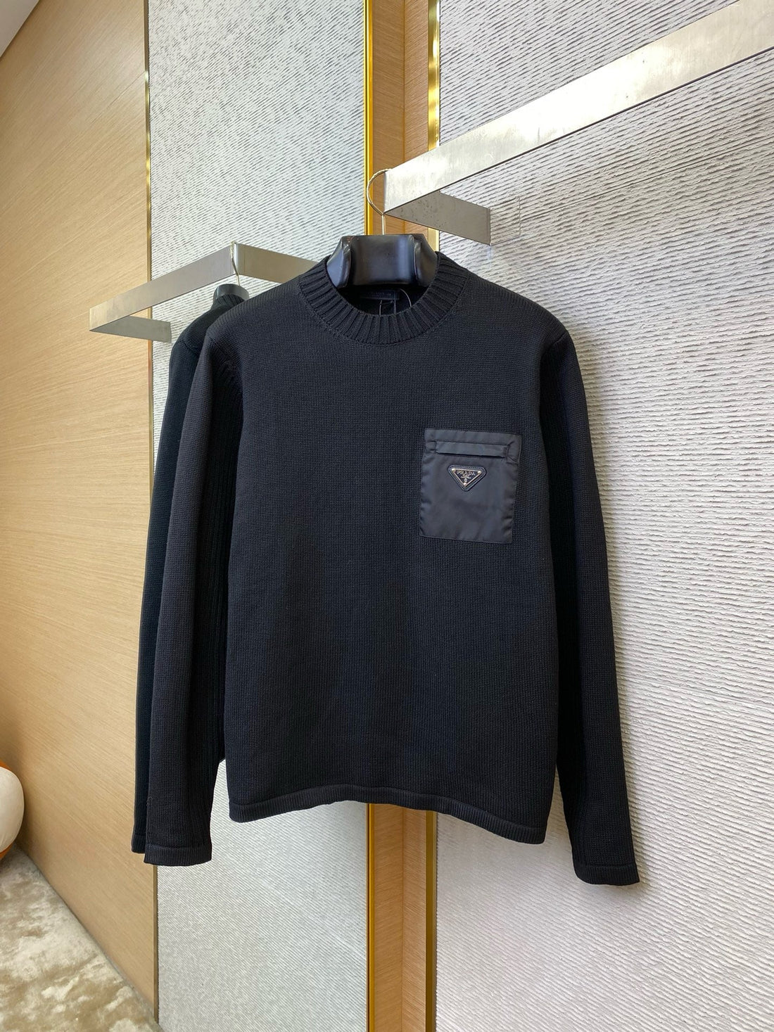 Pull en laine noir Prada 10/10