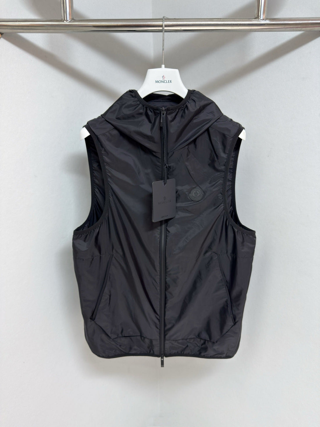 Gilet coupe-vent à capuche Moncler