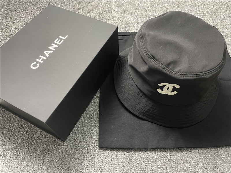 Bob Chanel noir avec ticket