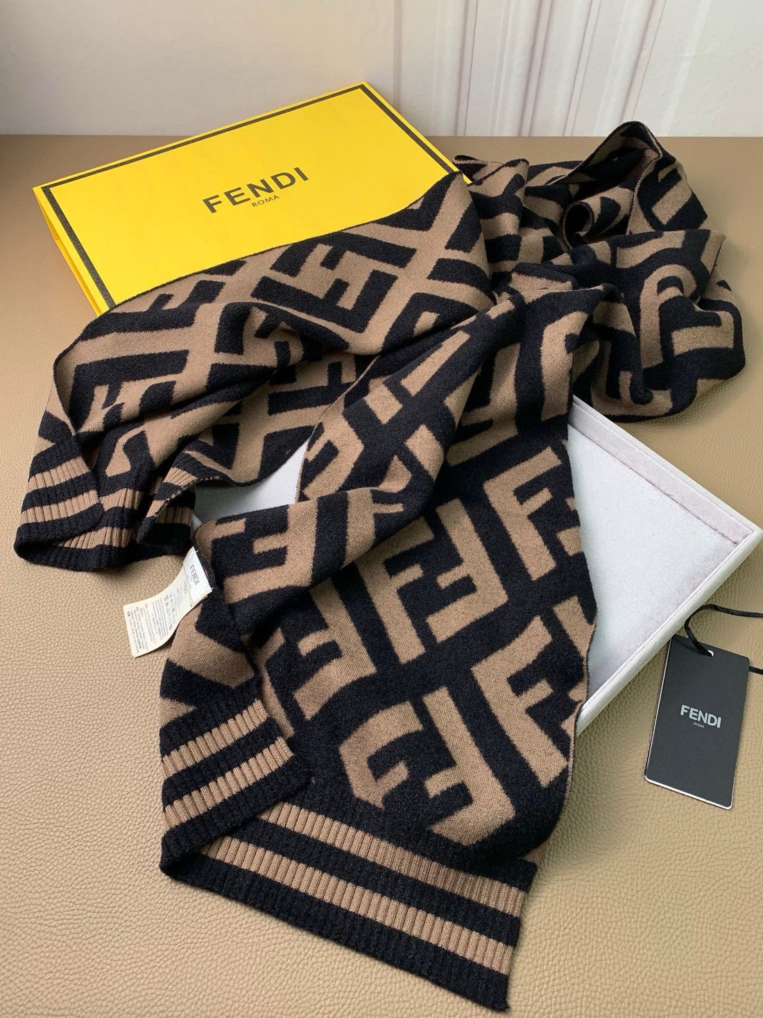Écharpe FENDI