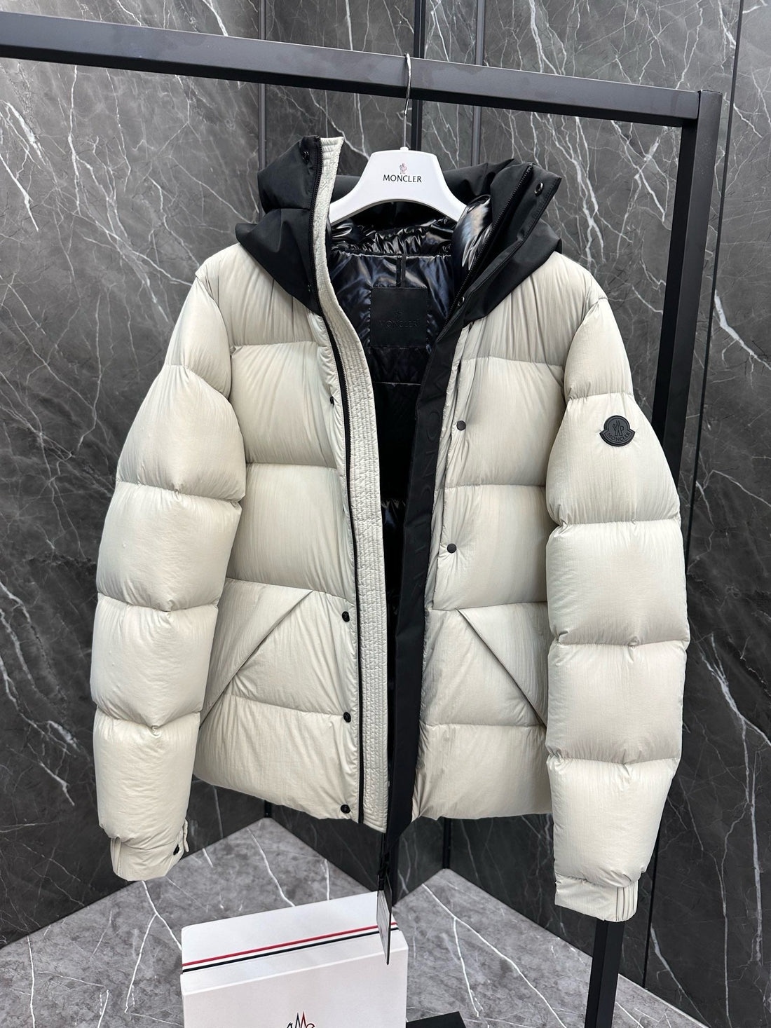 Doudoune Moncler Madeira White cut 2024