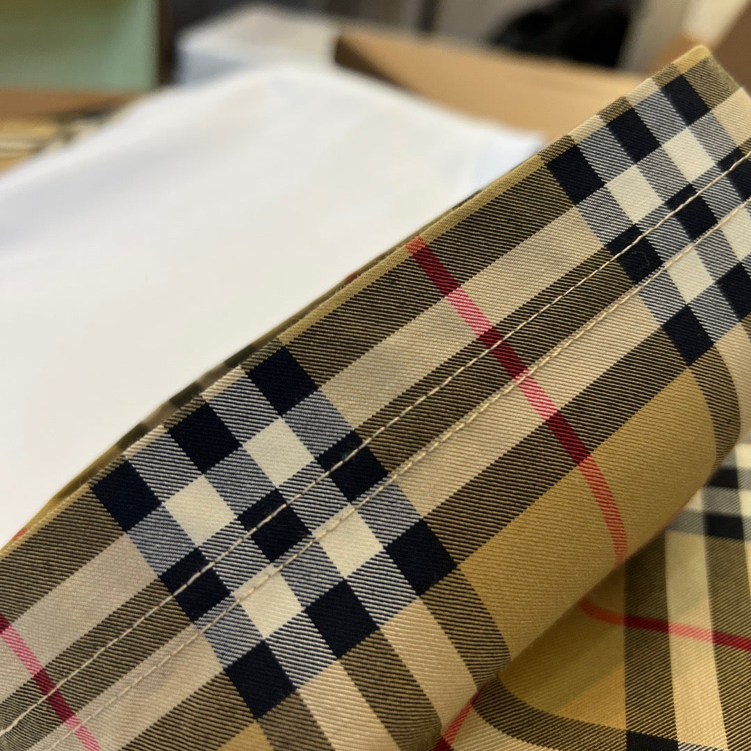 T-shirt Burberry white brown