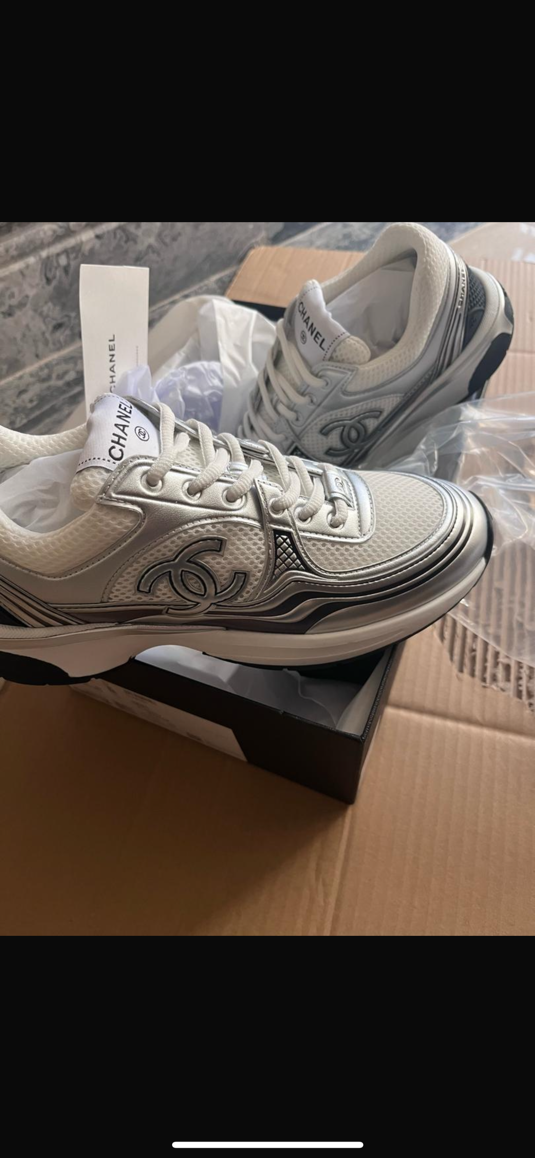Sneakers Chanel ( EXCLU ) packaging complet facture 10/10