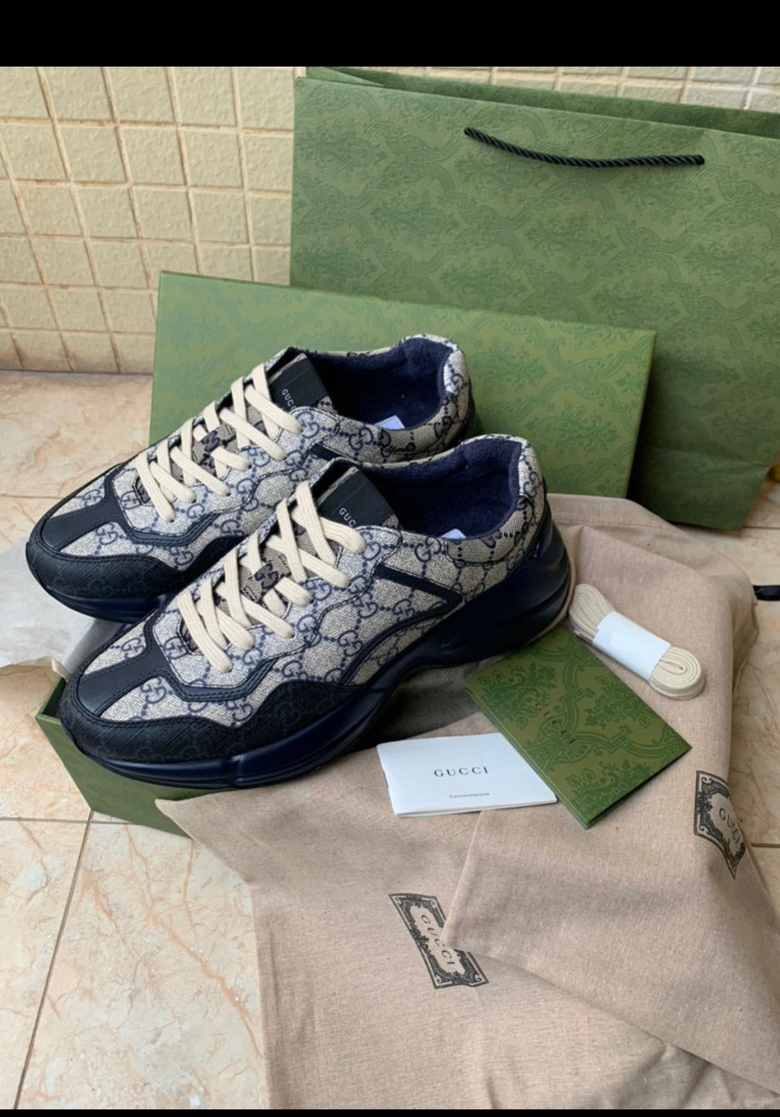 Sneakers Gucci Rython facture